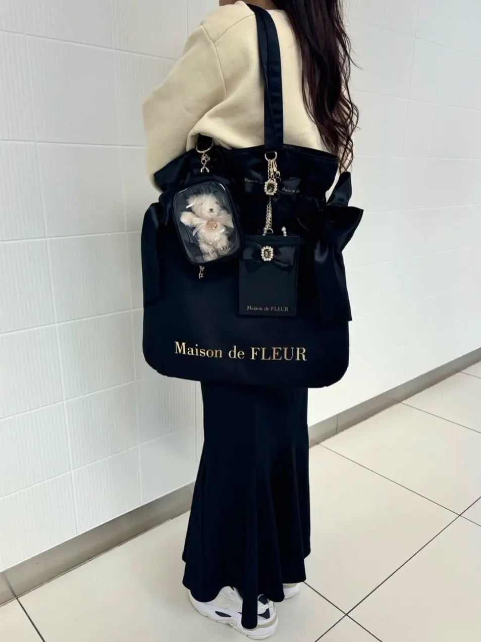 Maison de FLEUR Satin Frilly Ita Tote Bag | Pre-order – Suteki Gifts Maison de FLEUR Satin Frilly Ita Tote Bag | Pre-order – Suteki Gifts
